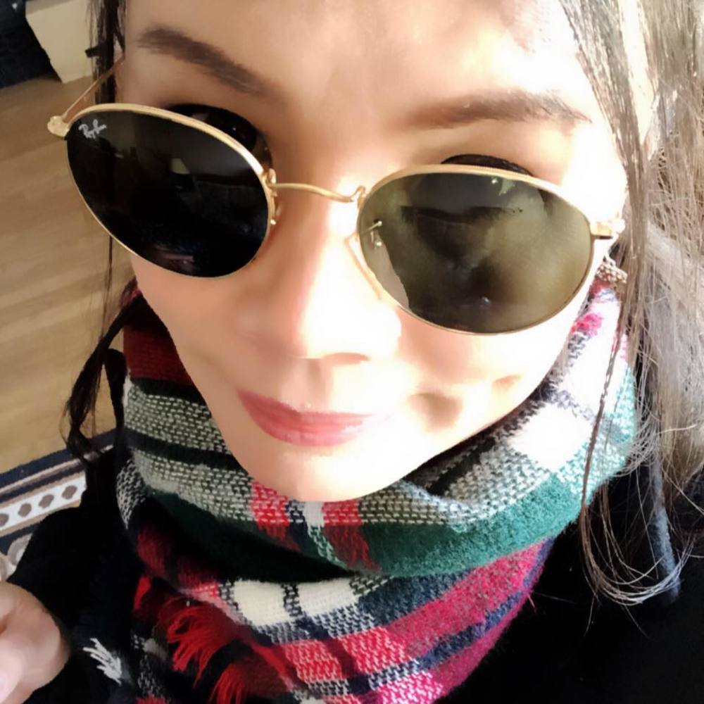 Meet your Posher, Packaya